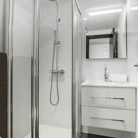 Moderno De 4 Hab. Con Vistas Bonitas Apartment